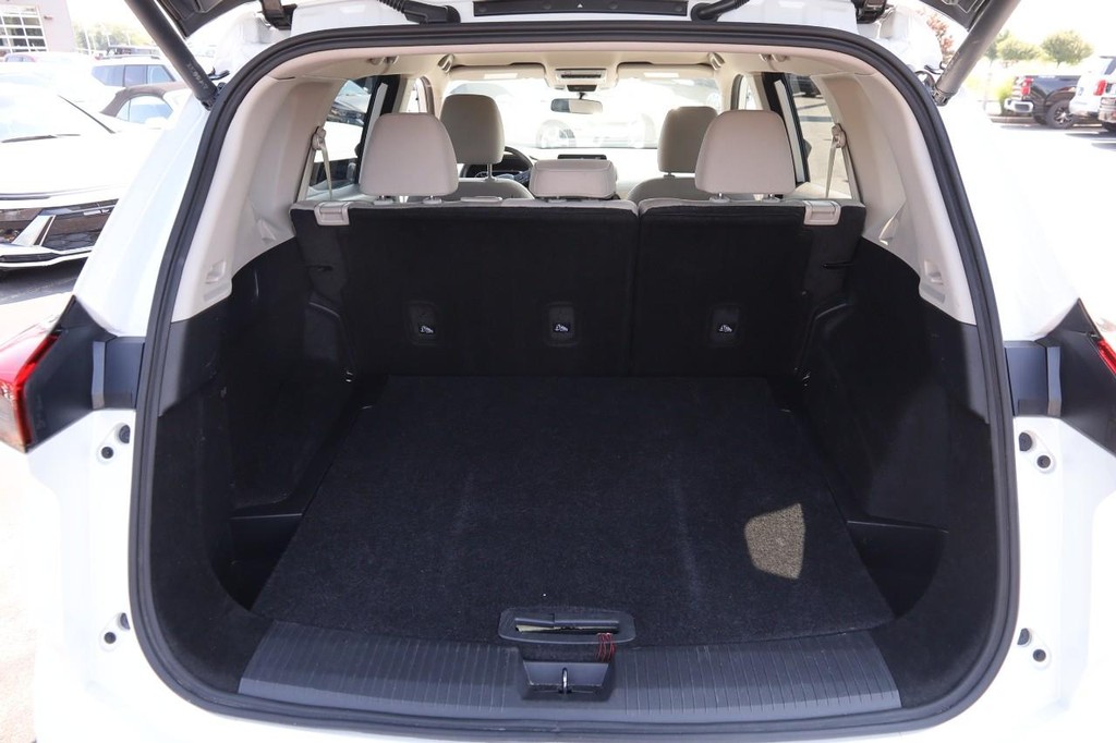 Nissan Rogue Vehicle Image 07