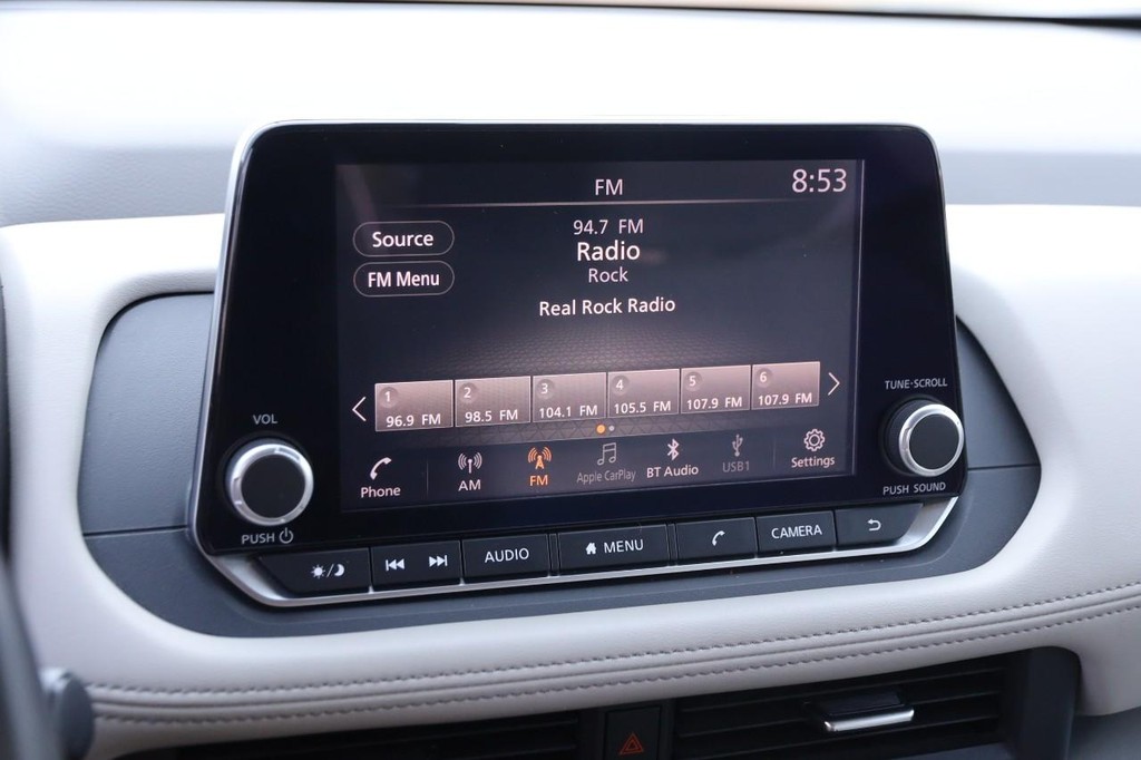 Nissan Rogue Vehicle Image 16