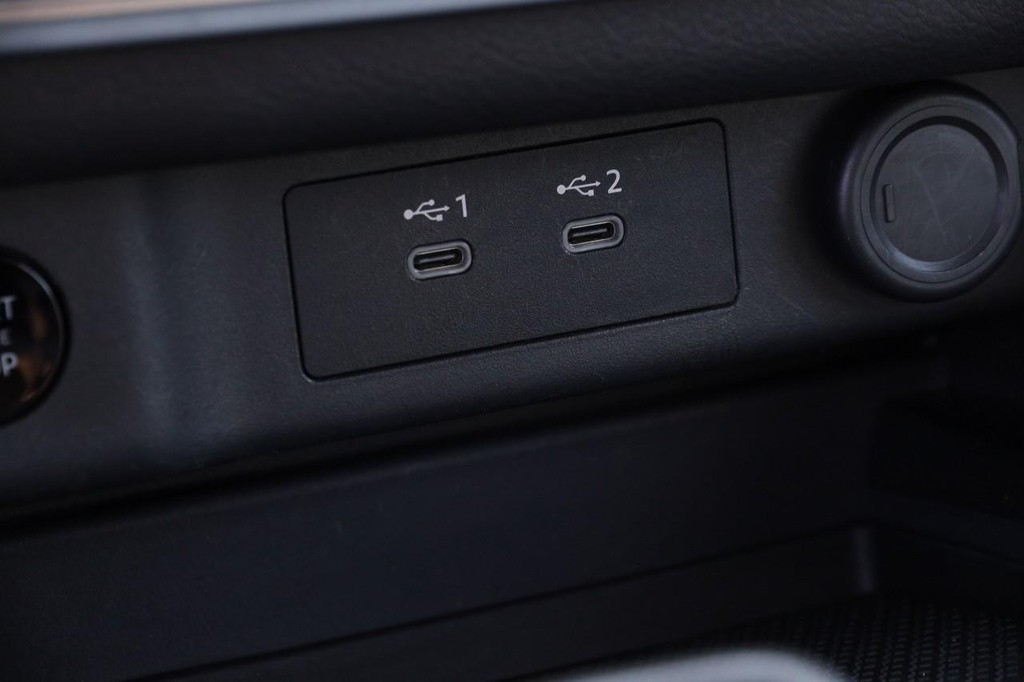 Nissan Rogue Vehicle Image 19