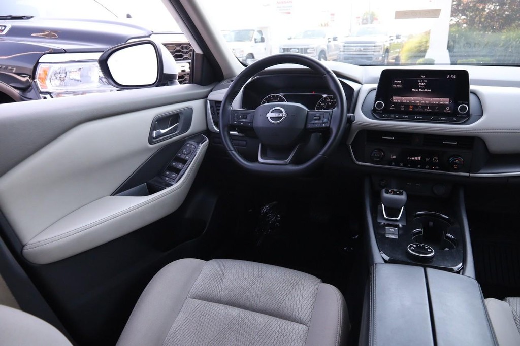 Nissan Rogue Vehicle Image 24