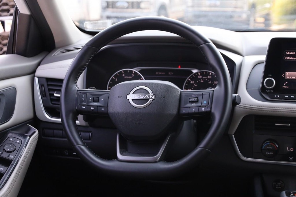 Nissan Rogue Vehicle Image 25