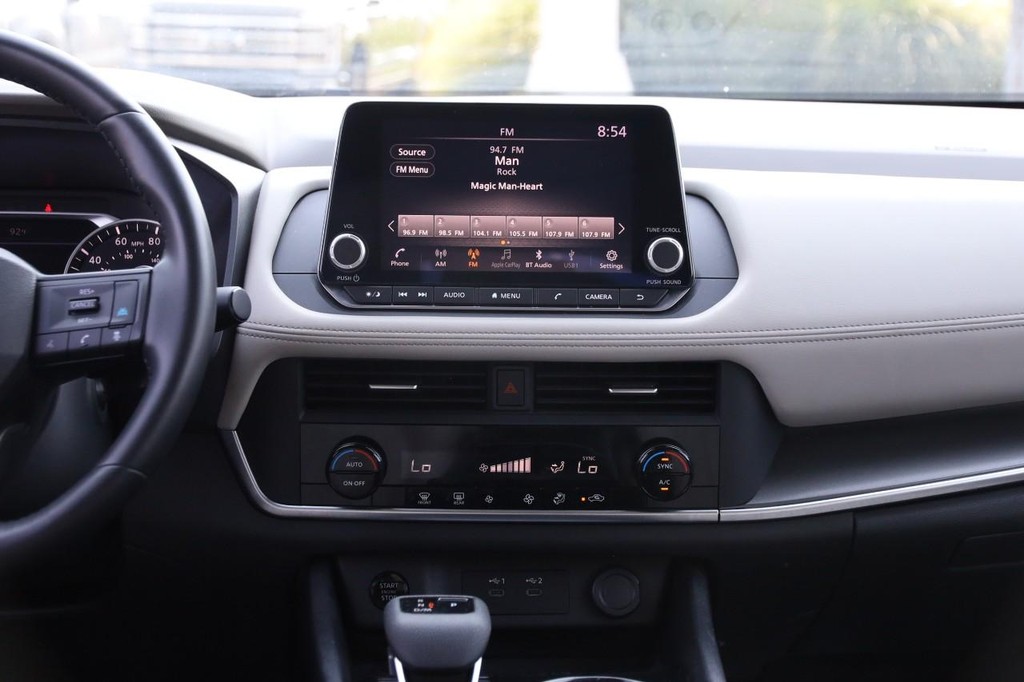 Nissan Rogue Vehicle Image 26