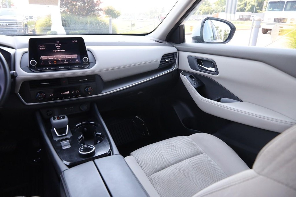 Nissan Rogue Vehicle Image 27