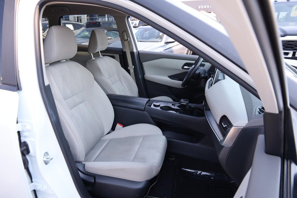 Nissan Rogue Vehicle Image 28