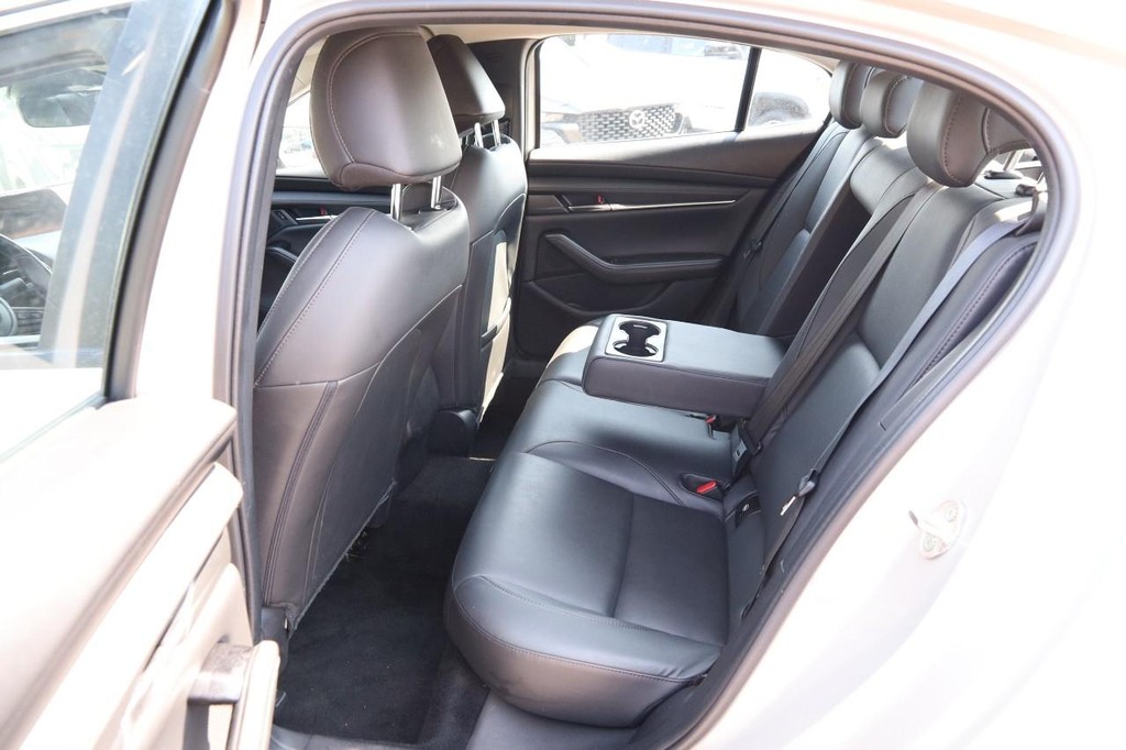 Mazda Mazda3 Sedan Vehicle Image 10