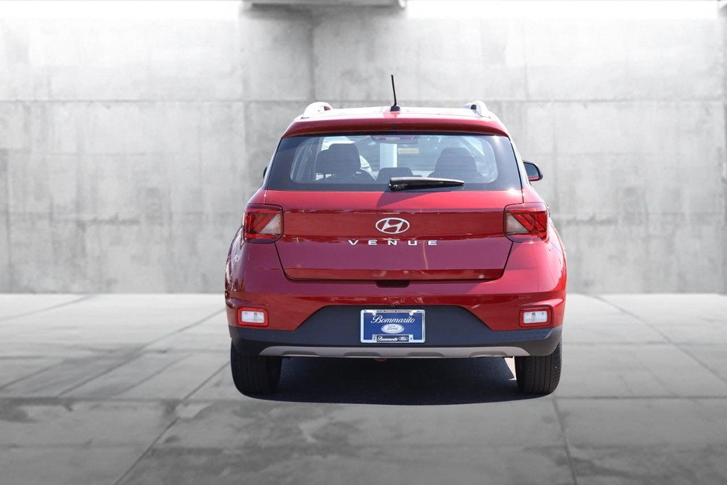 Hyundai Venue Vehicle Image 06