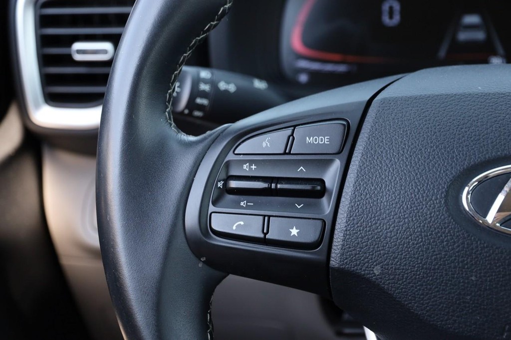 Hyundai Venue Vehicle Image 12