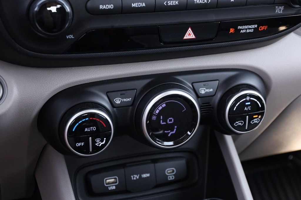 Hyundai Venue Vehicle Image 18