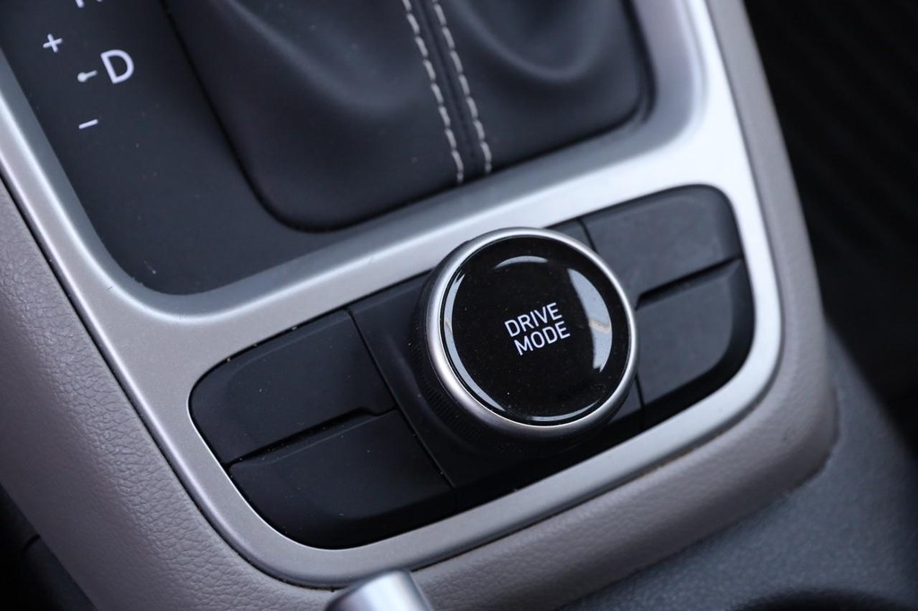Hyundai Venue Vehicle Image 20