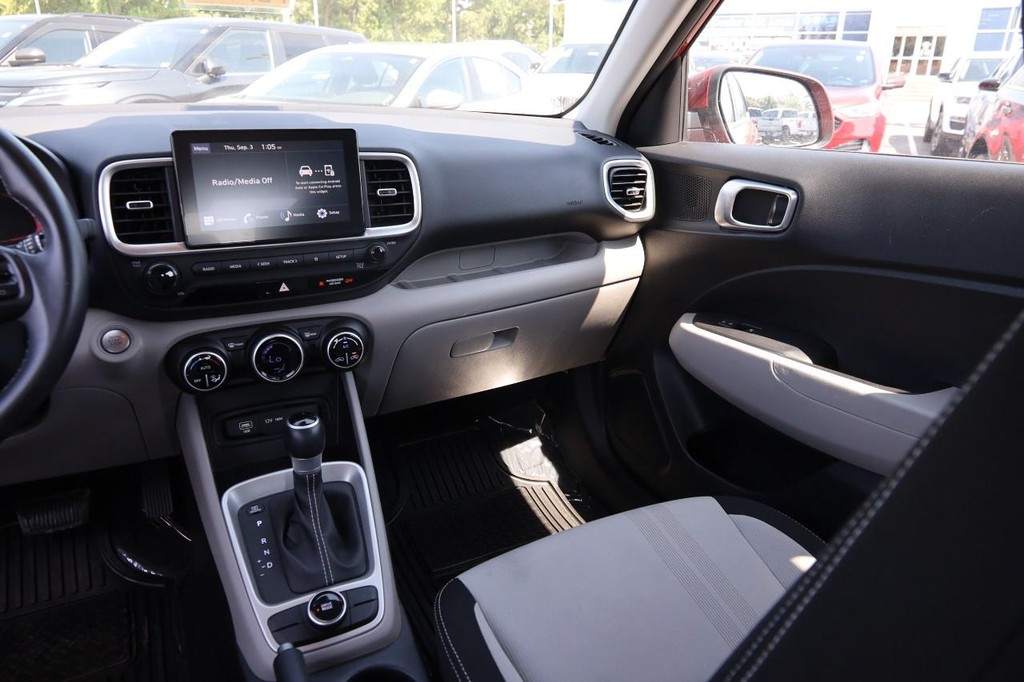 Hyundai Venue Vehicle Image 27