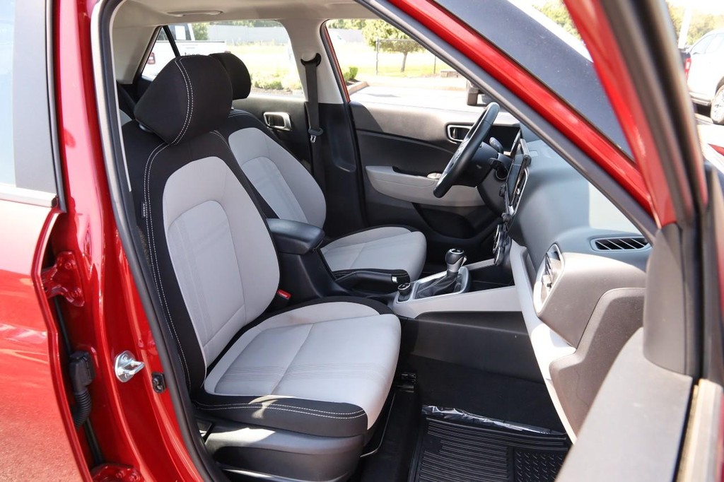 Hyundai Venue Vehicle Image 28