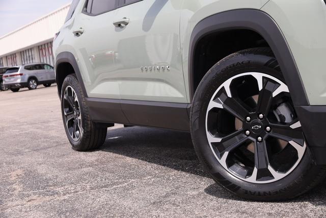Chevrolet Equinox Vehicle Image 03