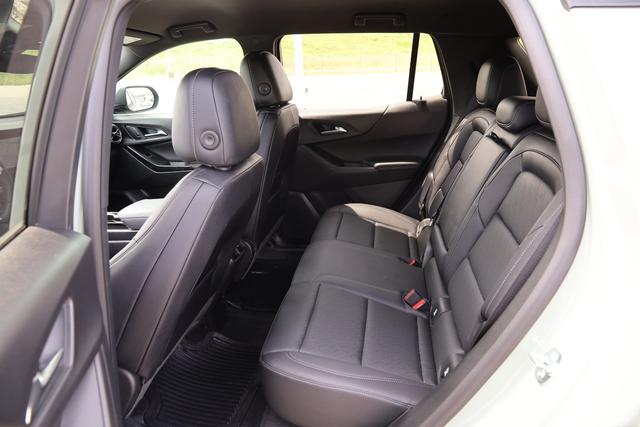 Chevrolet Equinox Vehicle Image 10