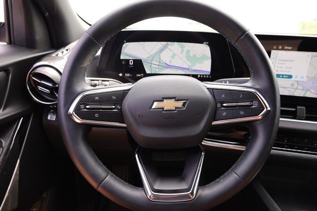 Chevrolet Equinox Vehicle Image 11