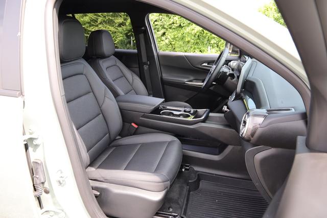 Chevrolet Equinox Vehicle Image 28
