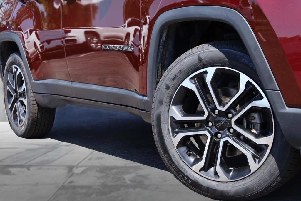 Jeep Compass Vehicle Image 03