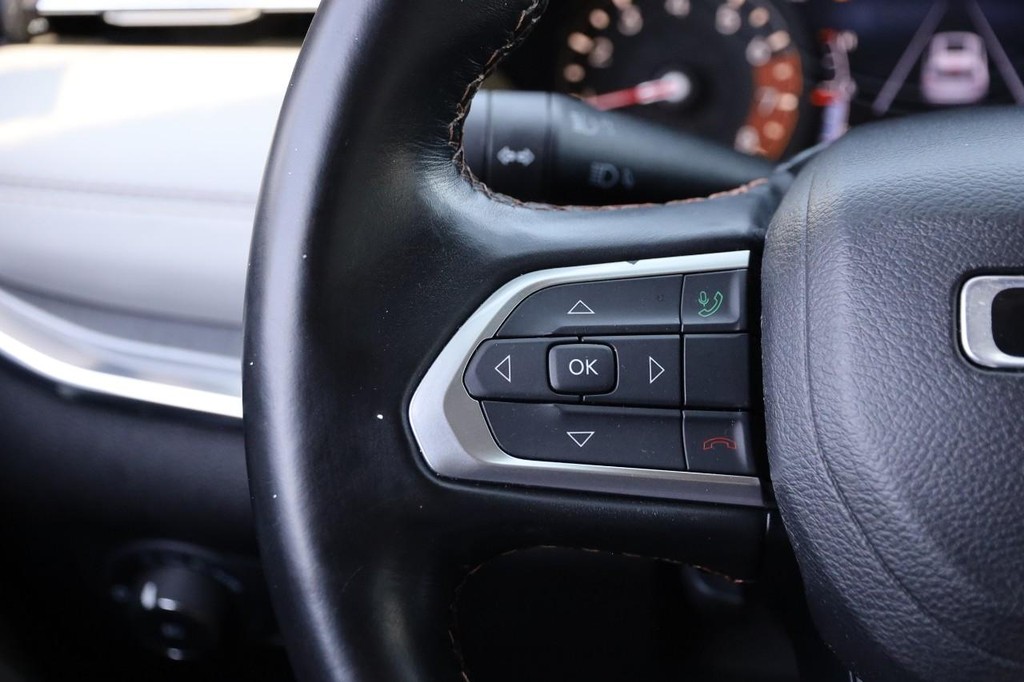 Jeep Compass Vehicle Image 11