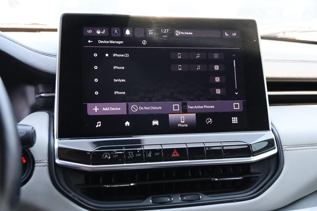 Jeep Compass Vehicle Image 16