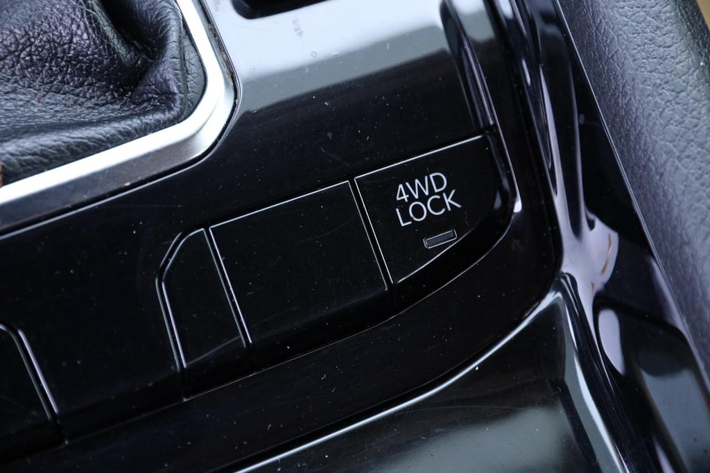 Jeep Compass Vehicle Image 20