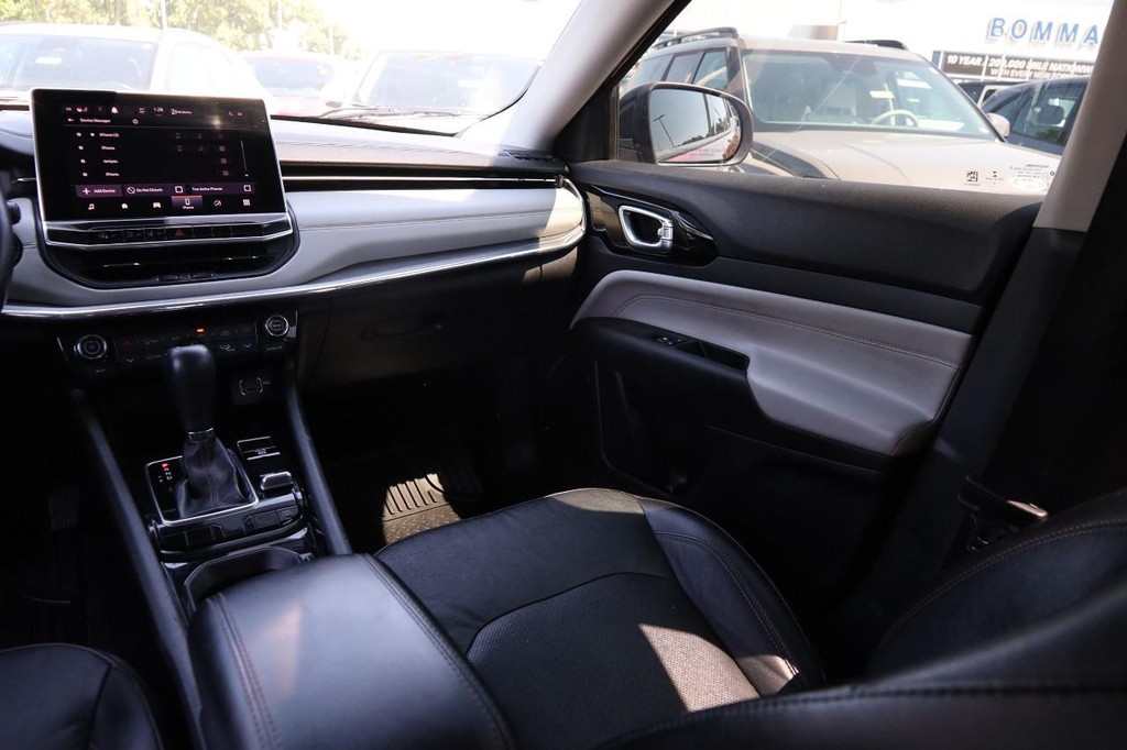 Jeep Compass Vehicle Image 26