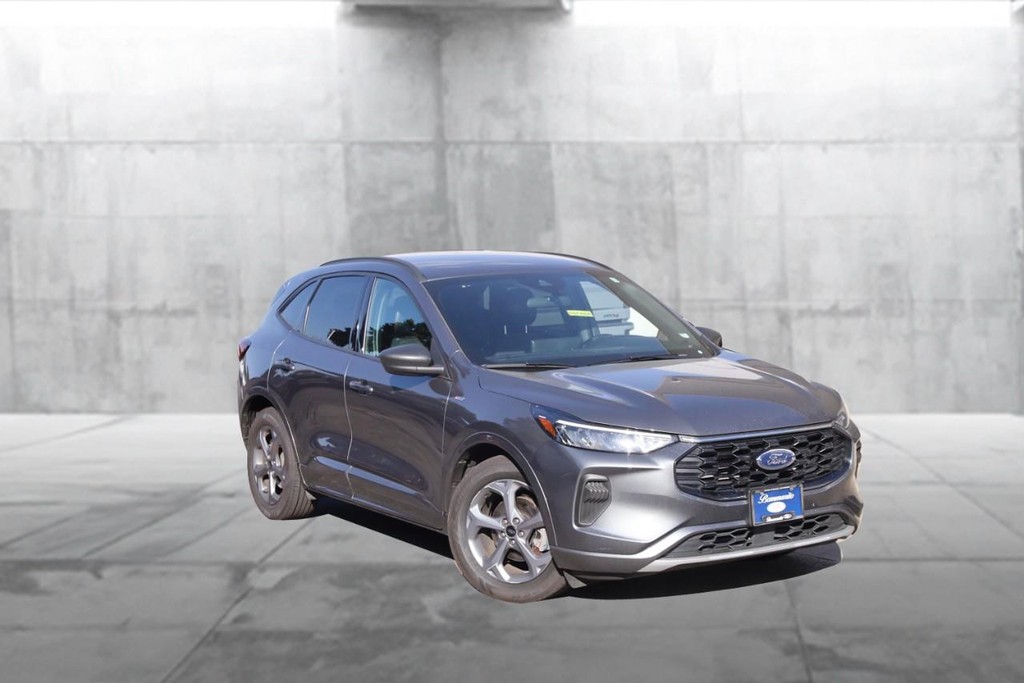 Ford Escape Vehicle Full-screen Gallery Image 02
