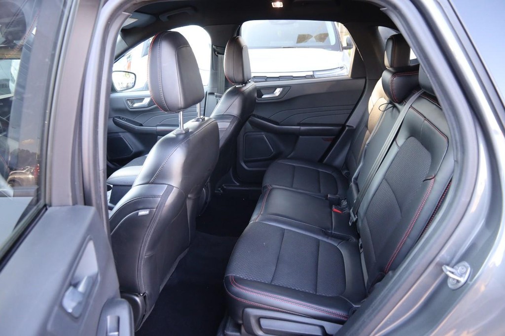 Ford Escape Vehicle Full-screen Gallery Image 10