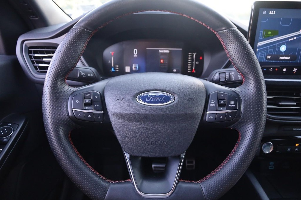 Ford Escape Vehicle Full-screen Gallery Image 11