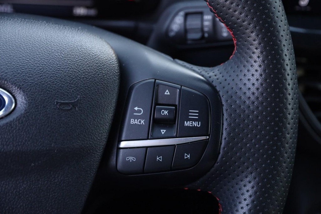 Ford Escape Vehicle Full-screen Gallery Image 13
