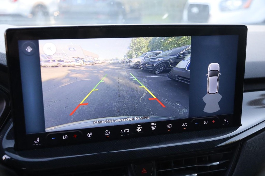 Ford Escape Vehicle Full-screen Gallery Image 18