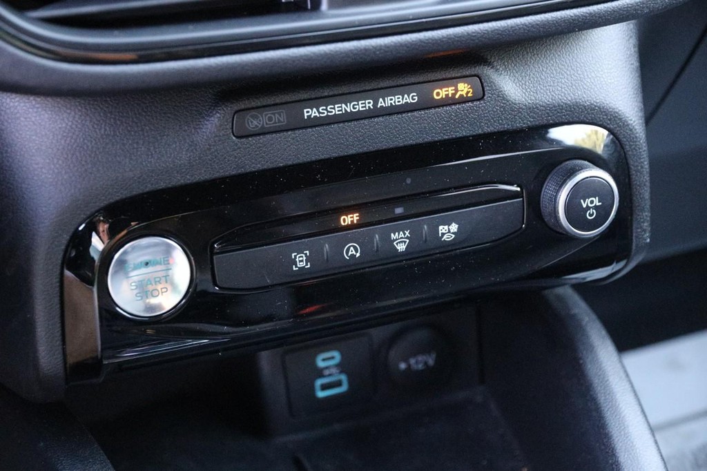 Ford Escape Vehicle Full-screen Gallery Image 19