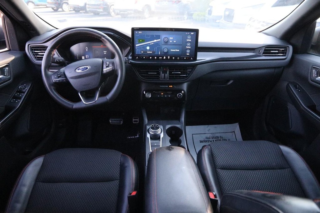Ford Escape Vehicle Full-screen Gallery Image 22