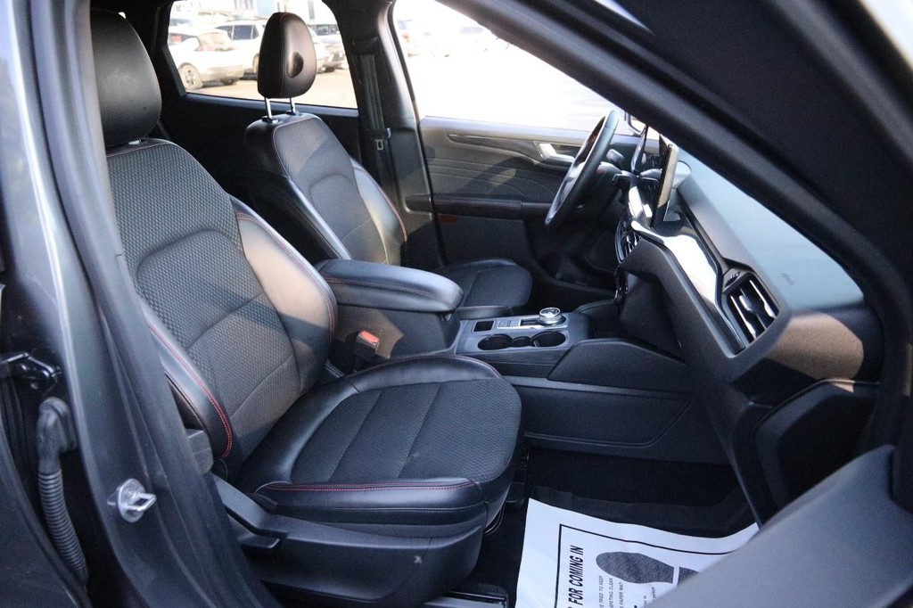 Ford Escape Vehicle Full-screen Gallery Image 27