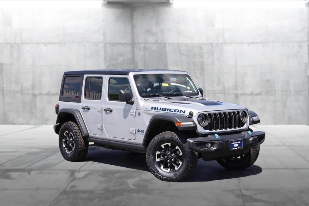 Jeep Wrangler 4xe Vehicle Full-screen Gallery Image 2