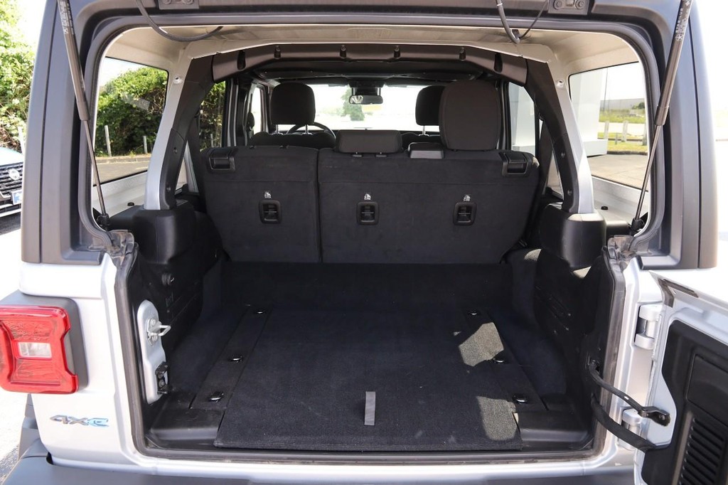 Jeep Wrangler 4xe Vehicle Full-screen Gallery Image 7