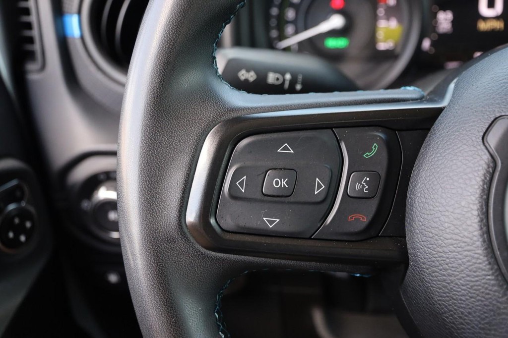 Jeep Wrangler 4xe Vehicle Full-screen Gallery Image 11