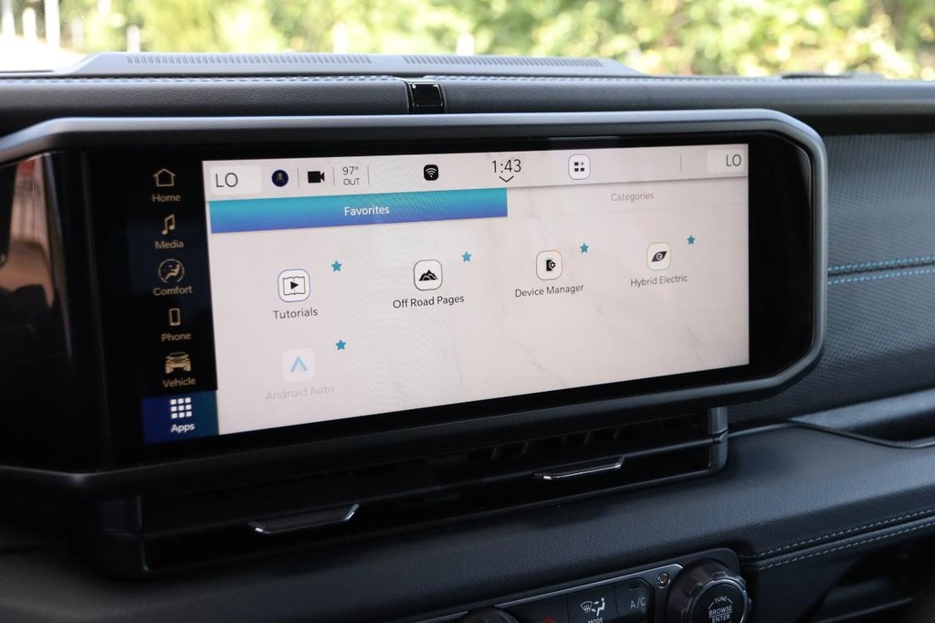 Jeep Wrangler 4xe Vehicle Full-screen Gallery Image 16