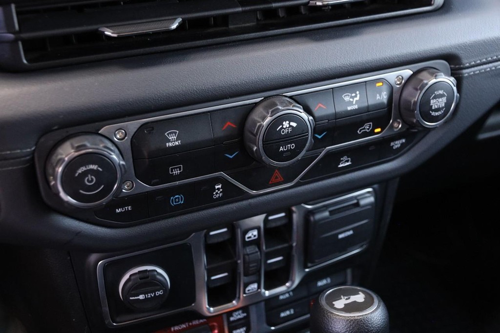 Jeep Wrangler 4xe Vehicle Full-screen Gallery Image 18