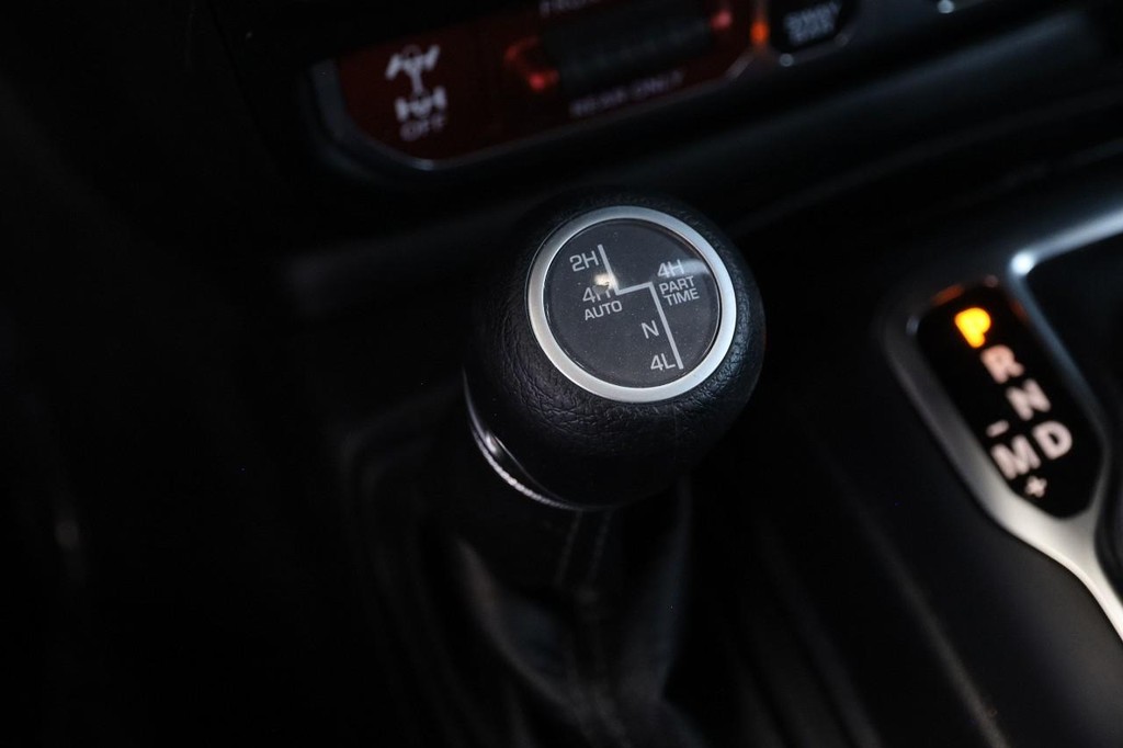 Jeep Wrangler 4xe Vehicle Full-screen Gallery Image 21