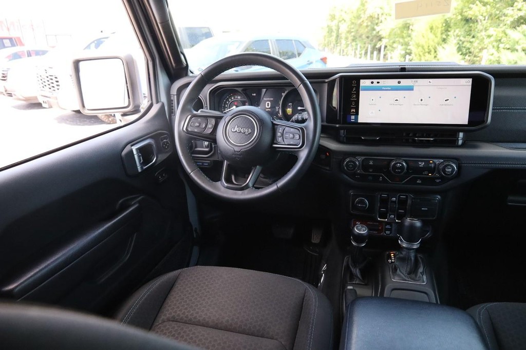 Jeep Wrangler 4xe Vehicle Full-screen Gallery Image 24
