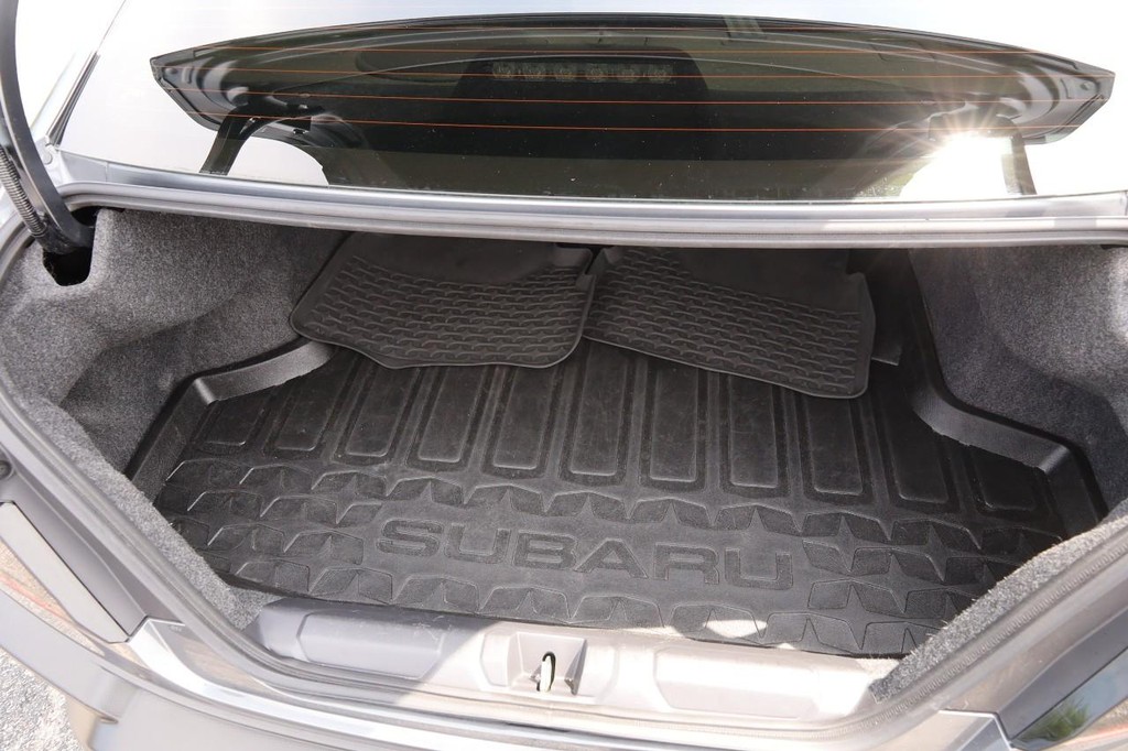Subaru WRX Vehicle Full-screen Gallery Image 7