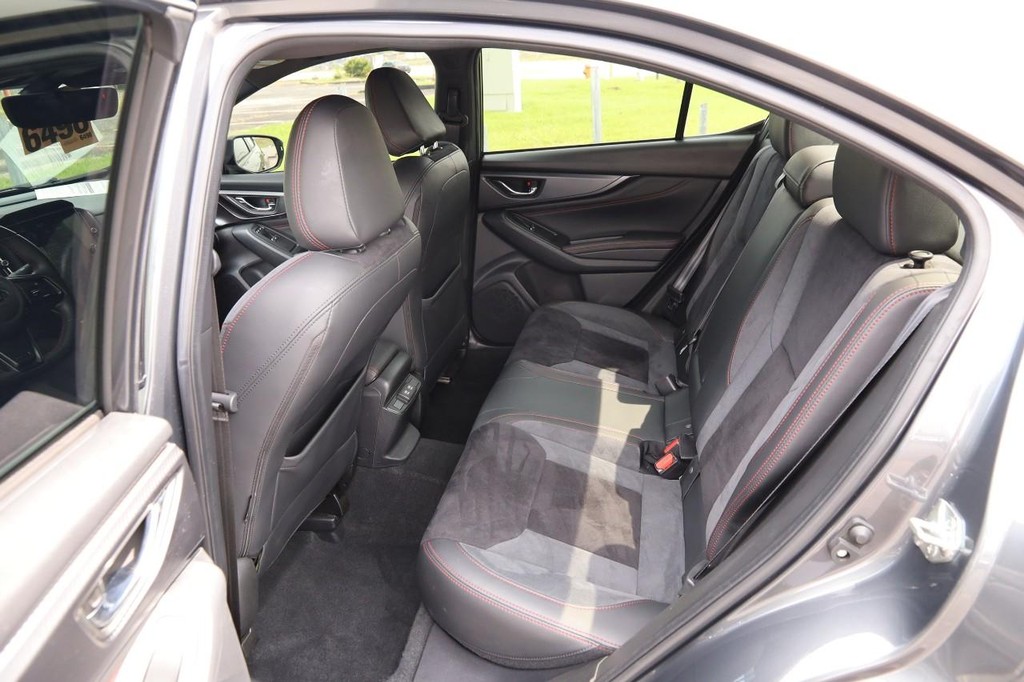 Subaru WRX Vehicle Full-screen Gallery Image 10