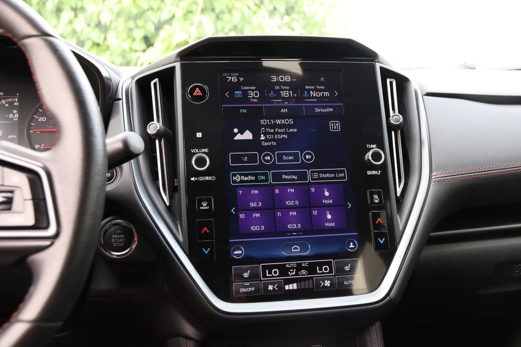 Subaru WRX Vehicle Full-screen Gallery Image 16
