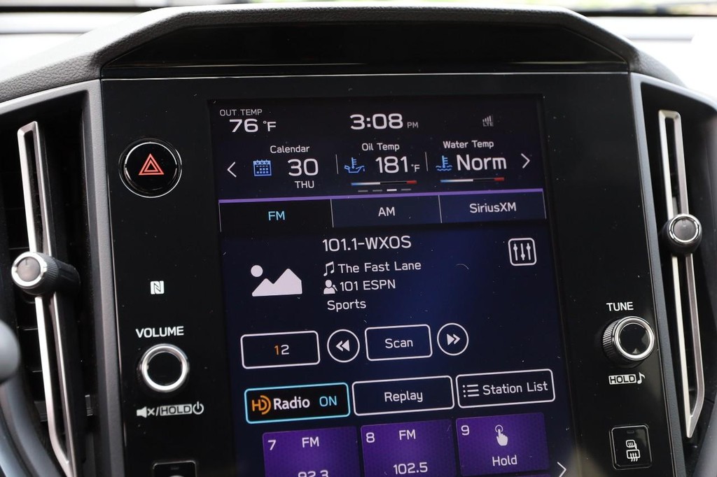 Subaru WRX Vehicle Full-screen Gallery Image 17