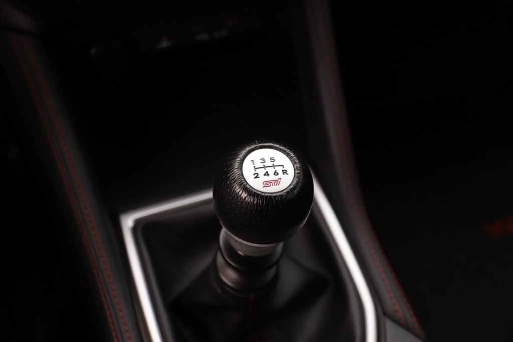 Subaru WRX Vehicle Full-screen Gallery Image 20