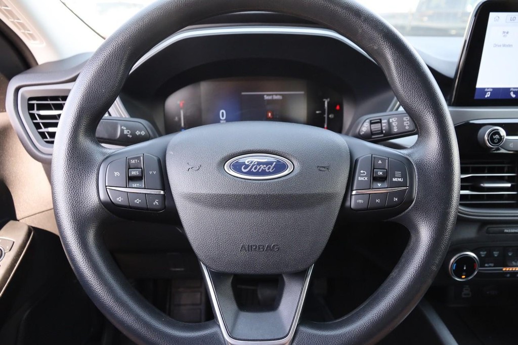 Ford Escape Vehicle Full-screen Gallery Image 09