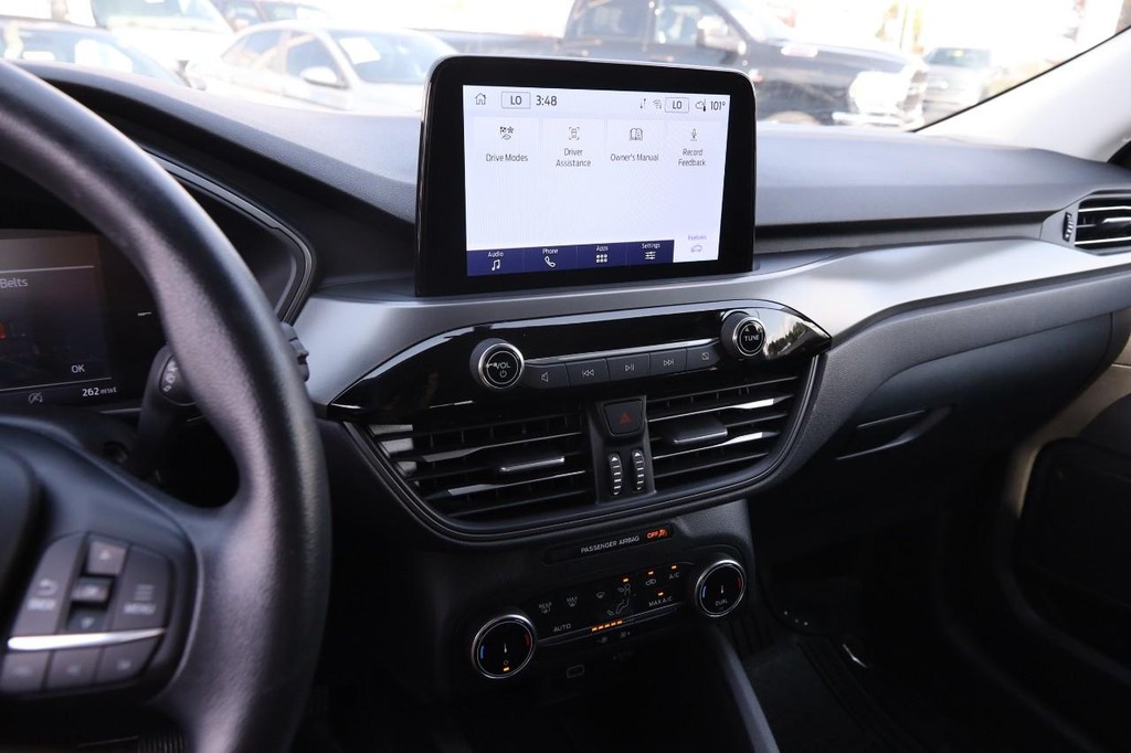 Ford Escape Vehicle Full-screen Gallery Image 14