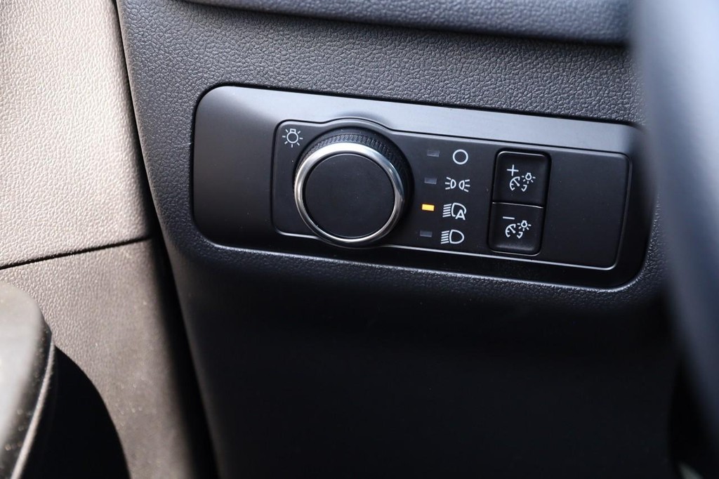 Ford Escape Vehicle Full-screen Gallery Image 20