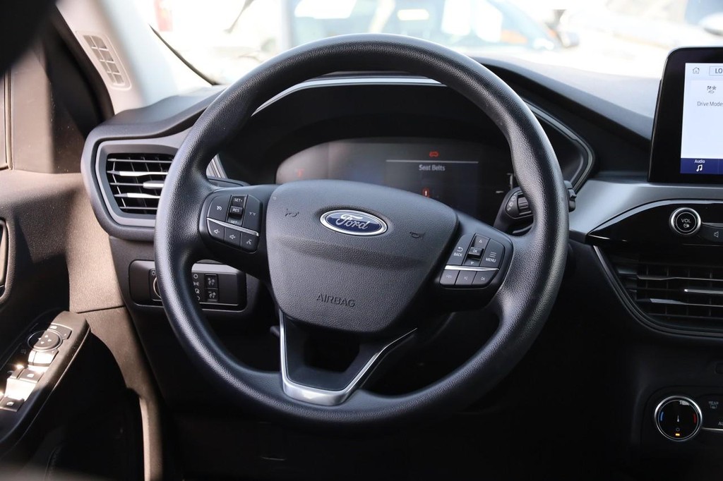 Ford Escape Vehicle Full-screen Gallery Image 23