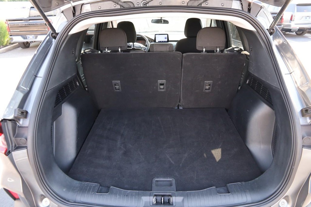 Ford Escape Vehicle Full-screen Gallery Image 07