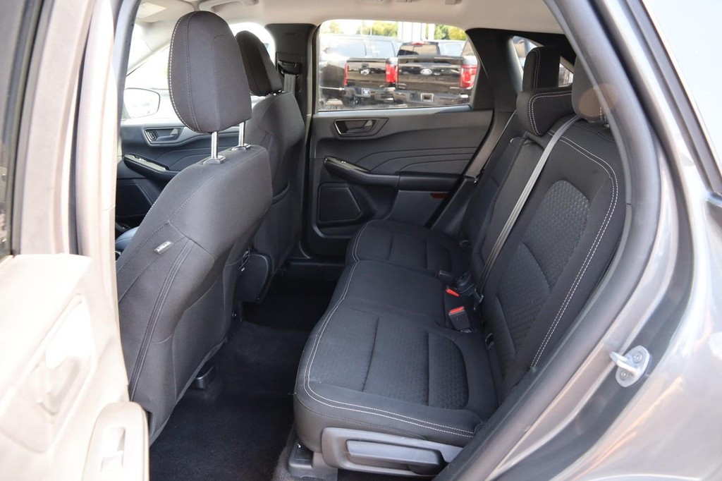 Ford Escape Vehicle Full-screen Gallery Image 09
